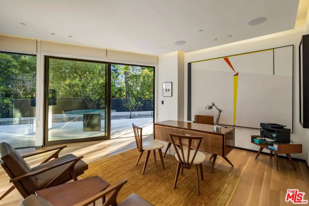 1120 El Retiro Way, Beverly Hills, California 90210 home-pic-20