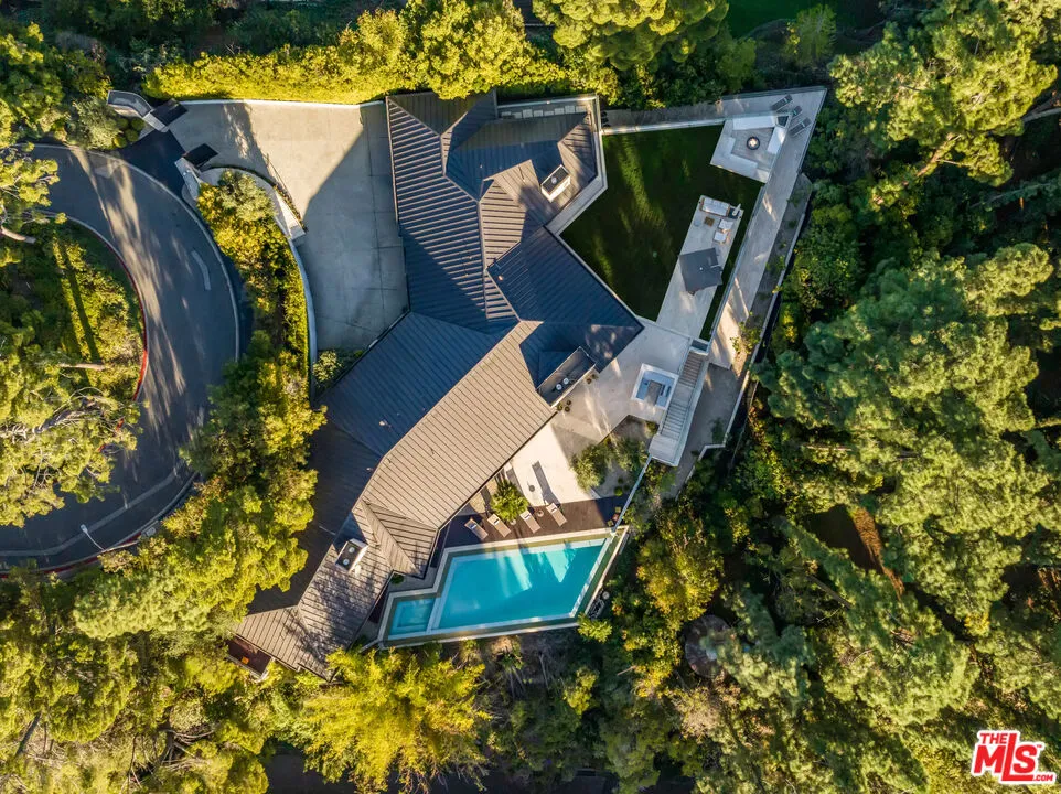 1120 El Retiro Way, Beverly Hills, California 90210 home-pic-23