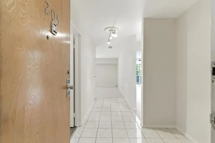 728 Elm 205, San Carlos, California 94070 — photo 4