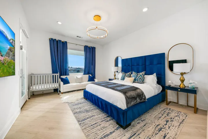 22 MASTER BED MLS