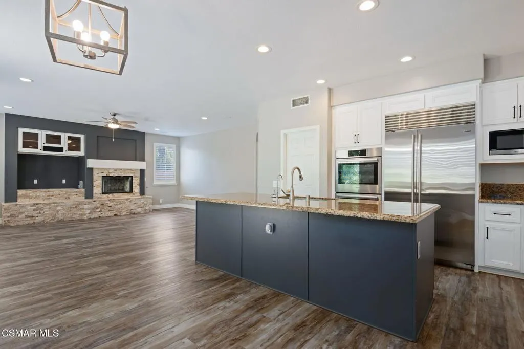 335 Kitetail Street, Simi Valley, California 93065 home-pic-16