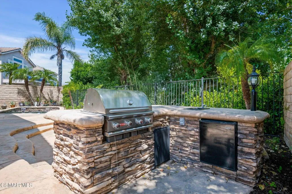 335 Kitetail Street, Simi Valley, California 93065 home-pic-25