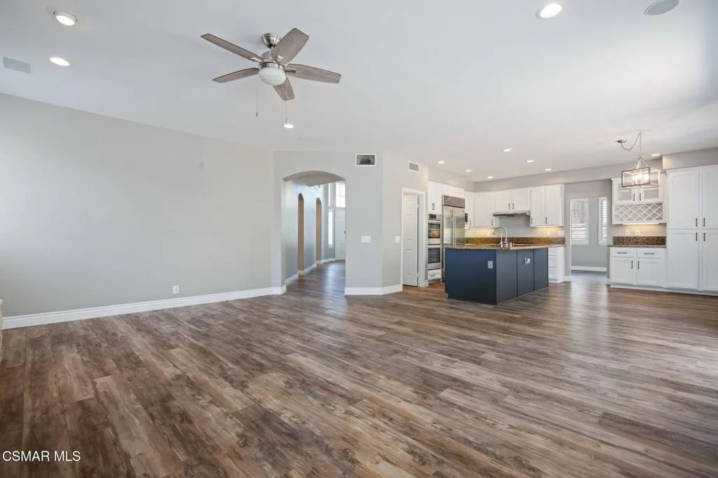 335 Kitetail Street, Simi Valley, California 93065 home-pic-13
