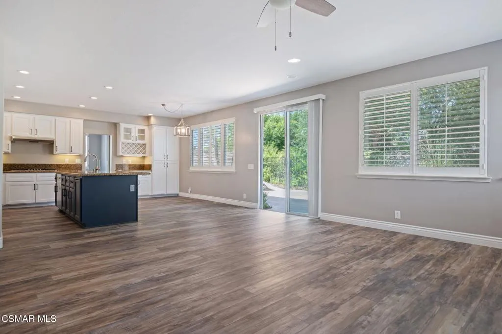 335 Kitetail Street, Simi Valley, California 93065 home-pic-12