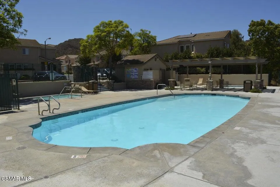 335 Kitetail Street, Simi Valley, California 93065 home-pic-46