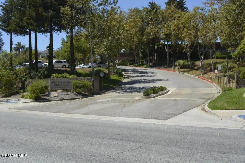 335 Kitetail Street, Simi Valley, California 93065 home-pic-48