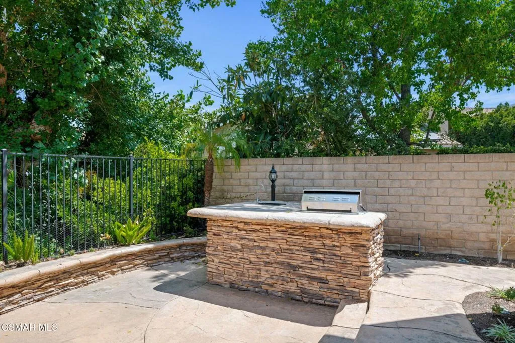 335 Kitetail Street, Simi Valley, California 93065 home-pic-24