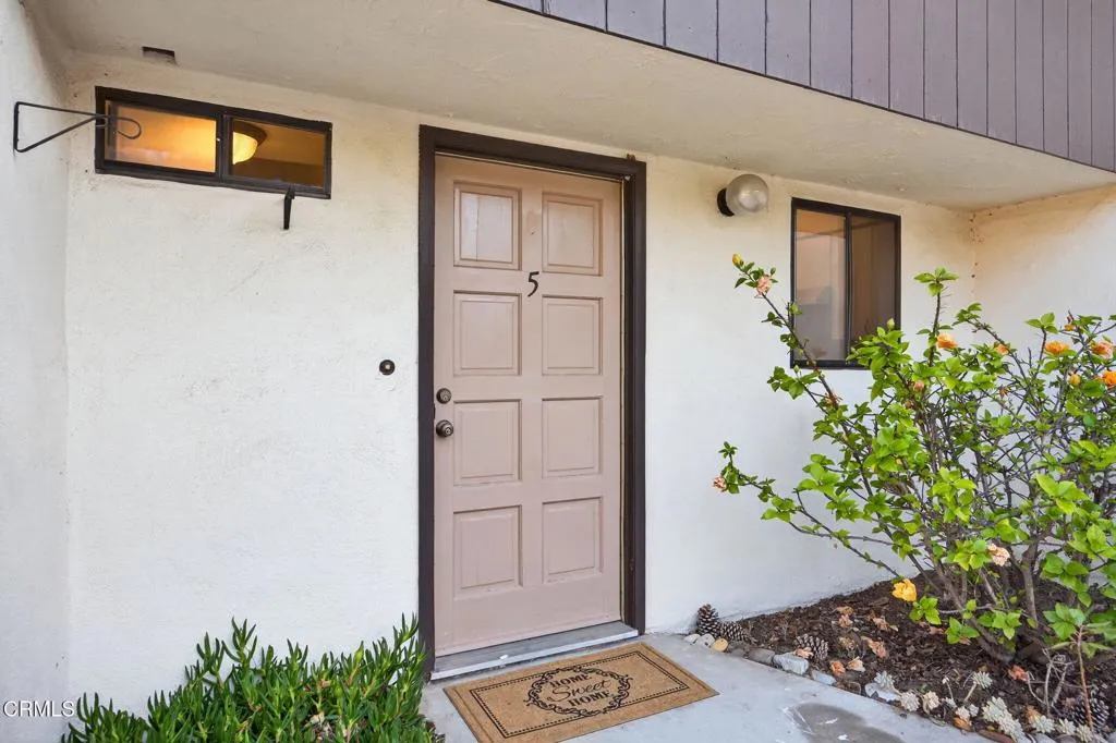 3-web-or-mls-UpmarketMedia-969 Mira-12
