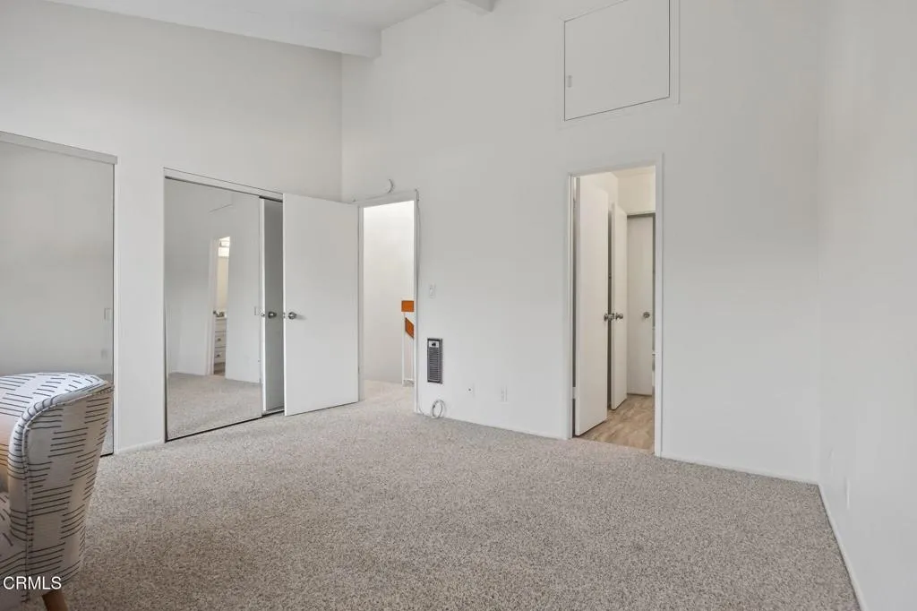 23-web-or-mls-UpmarketMedia-969 Mira-94