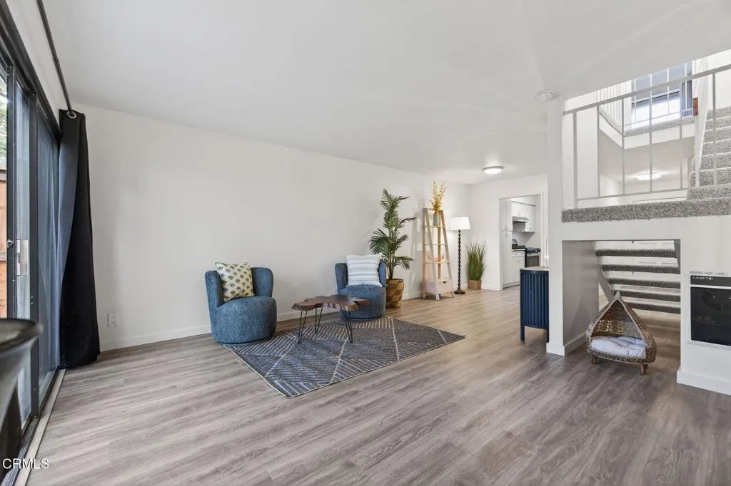 14-web-or-mls-UpmarketMedia-969 Mira-61