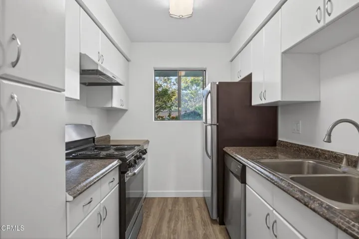 4-web-or-mls-UpmarketMedia-969 Mira-17