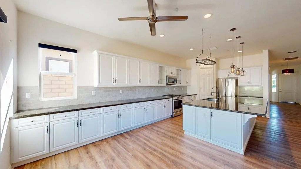 85624 Molvena Drive, Indio, California 92203 home-pic-16