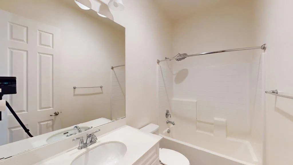 85624 Molvena Drive, Indio, California 92203 home-pic-30