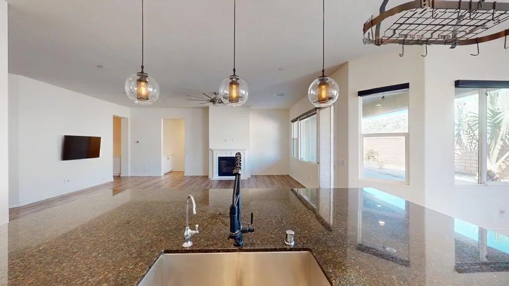 85624 Molvena Drive, Indio, California 92203 home-pic-12