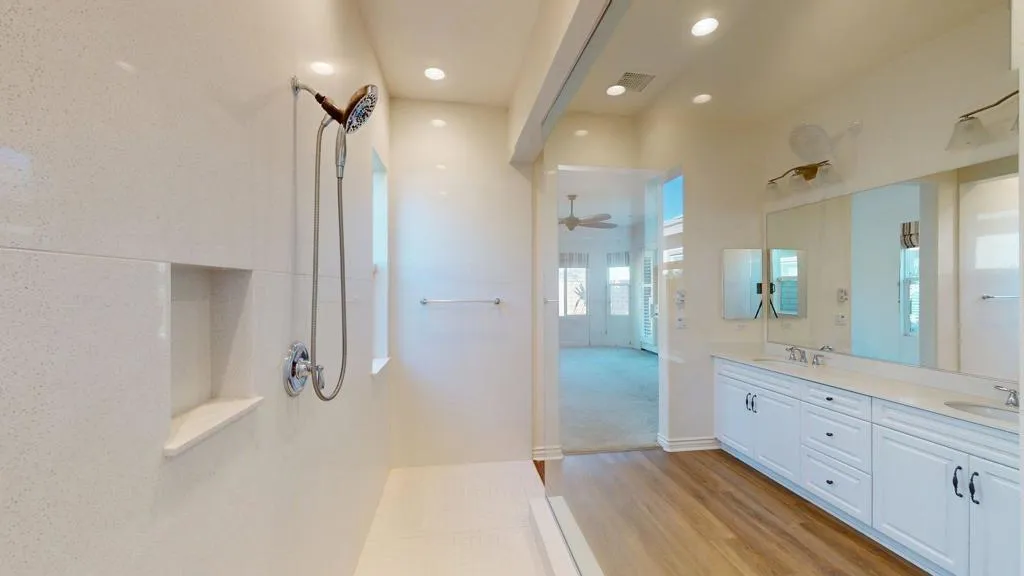 85624 Molvena Drive, Indio, California 92203 home-pic-28