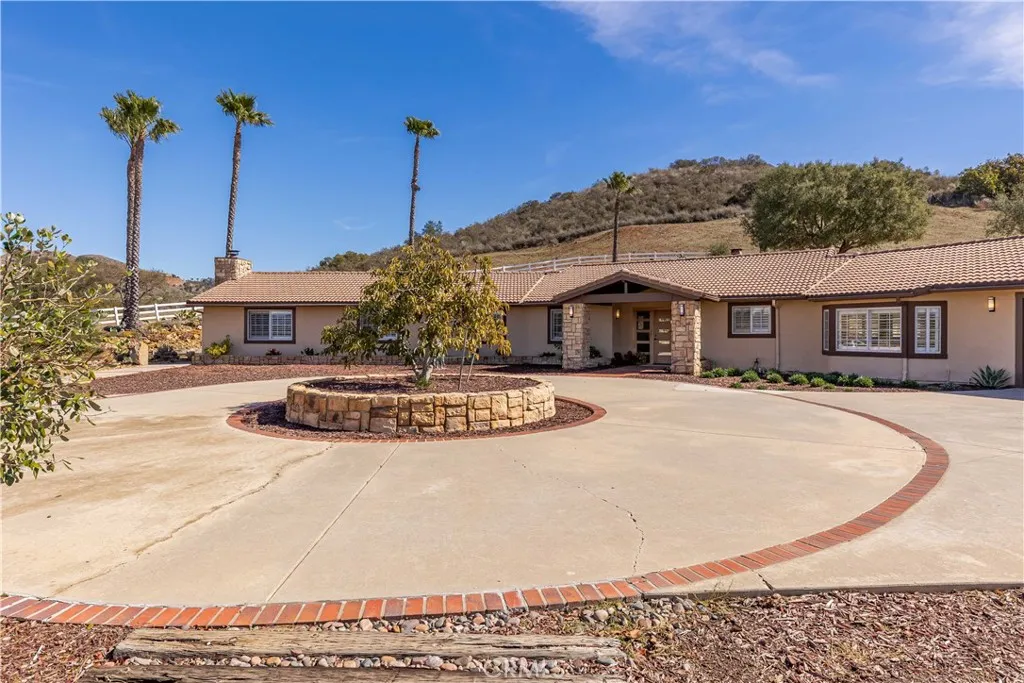 45400 Via Vaquero, Temecula, California 92590 home-pic-48