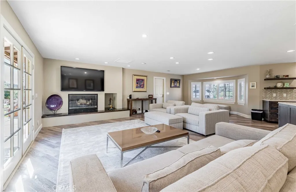 45400 Via Vaquero, Temecula, California 92590 home-pic-20
