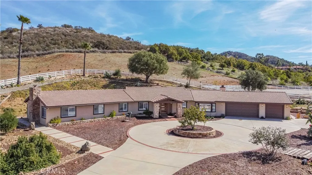45400 Via Vaquero, Temecula, California 92590 home-pic-1
