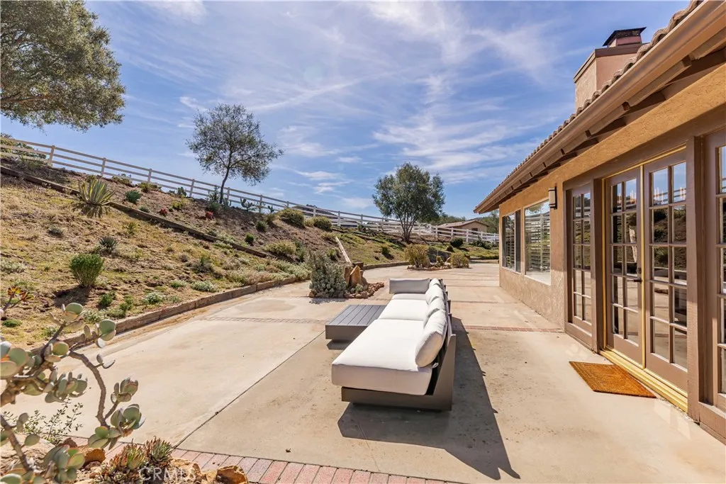 45400 Via Vaquero, Temecula, California 92590 home-pic-34