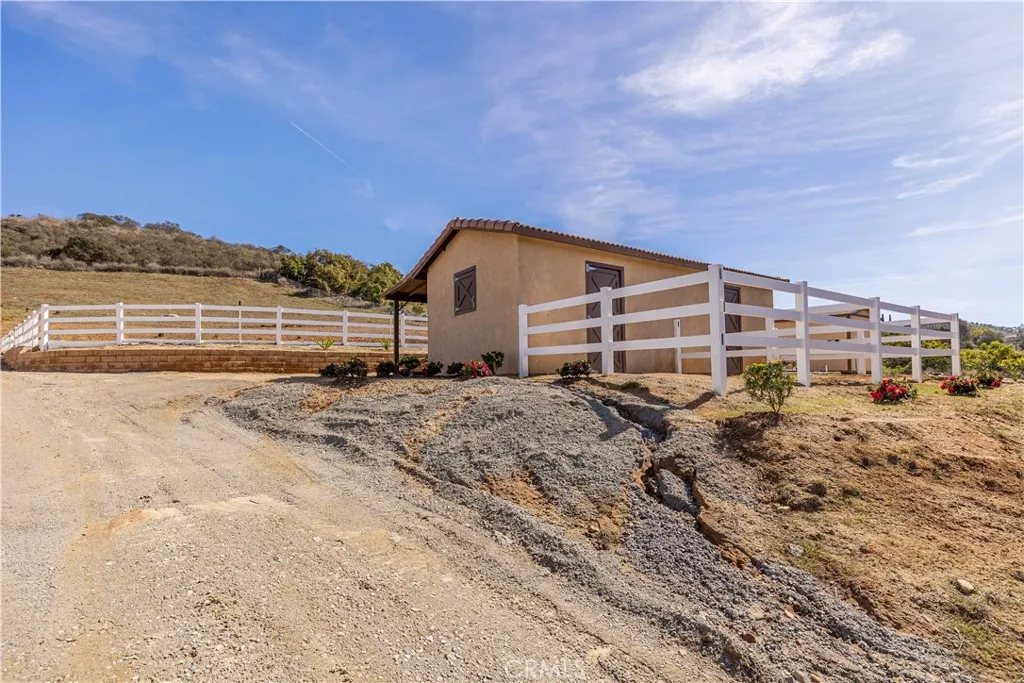 45400 Via Vaquero, Temecula, California 92590 home-pic-36