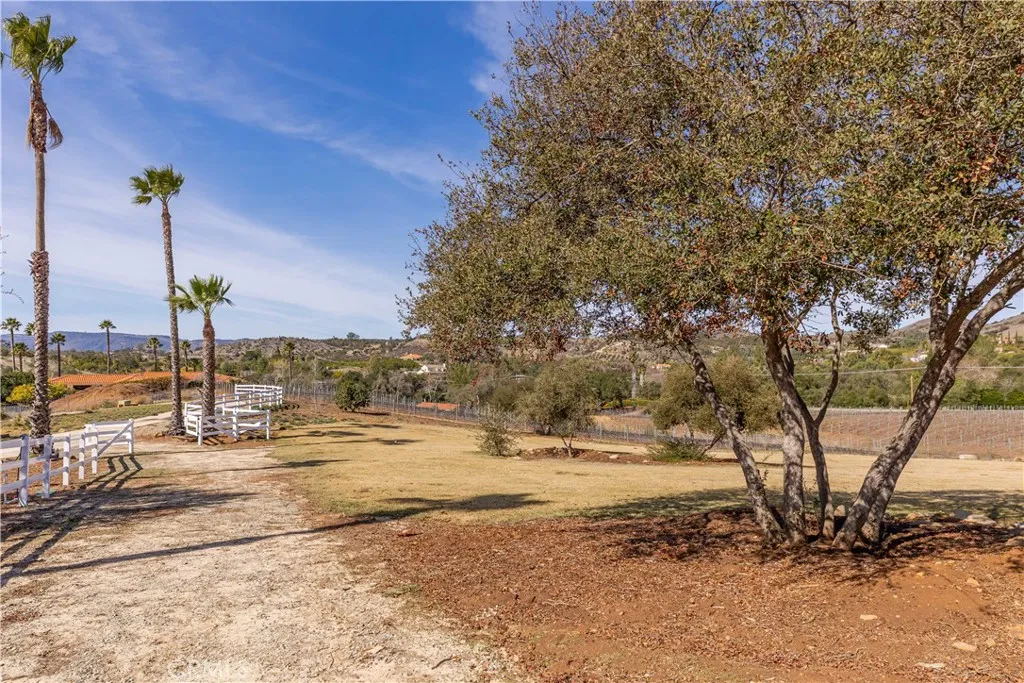 45400 Via Vaquero, Temecula, California 92590 home-pic-42