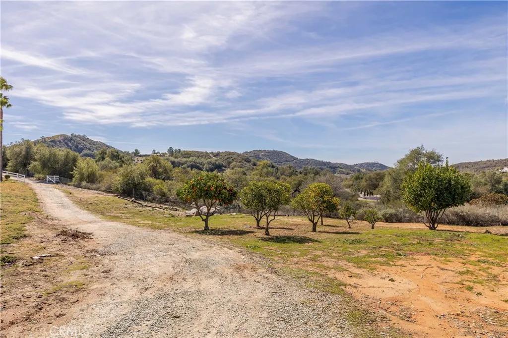 45400 Via Vaquero, Temecula, California 92590 home-pic-43