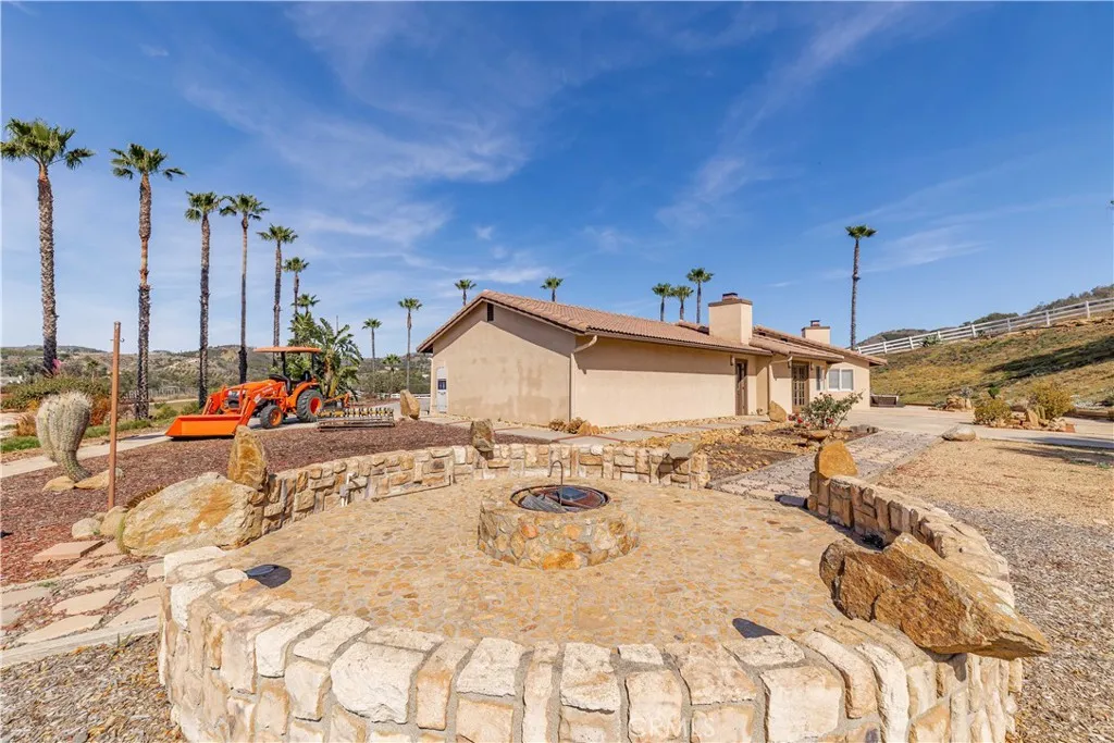45400 Via Vaquero, Temecula, California 92590 home-pic-56
