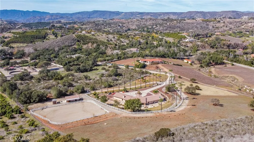 45400 Via Vaquero, Temecula, California 92590 home-pic-3