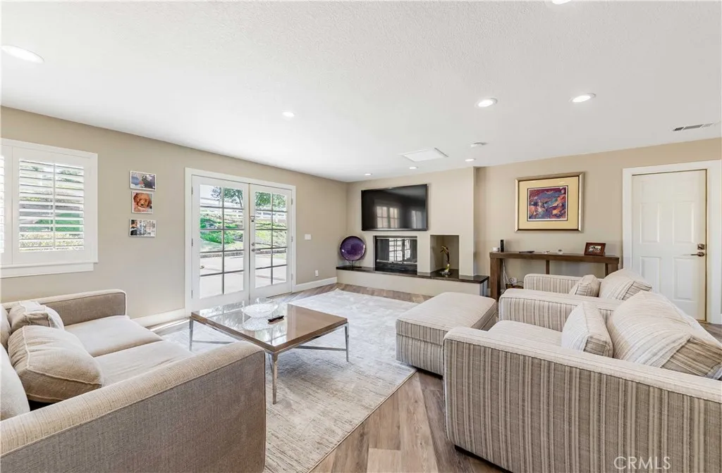 45400 Via Vaquero, Temecula, California 92590 home-pic-21