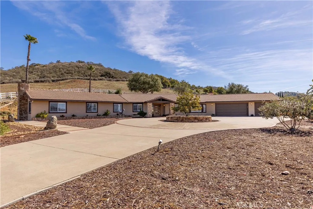 45400 Via Vaquero, Temecula, California 92590 home-pic-47