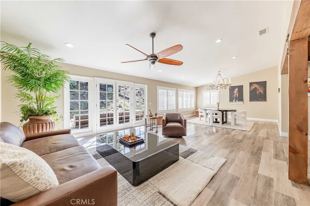 45400 Via Vaquero, Temecula, California 92590 home-pic-9