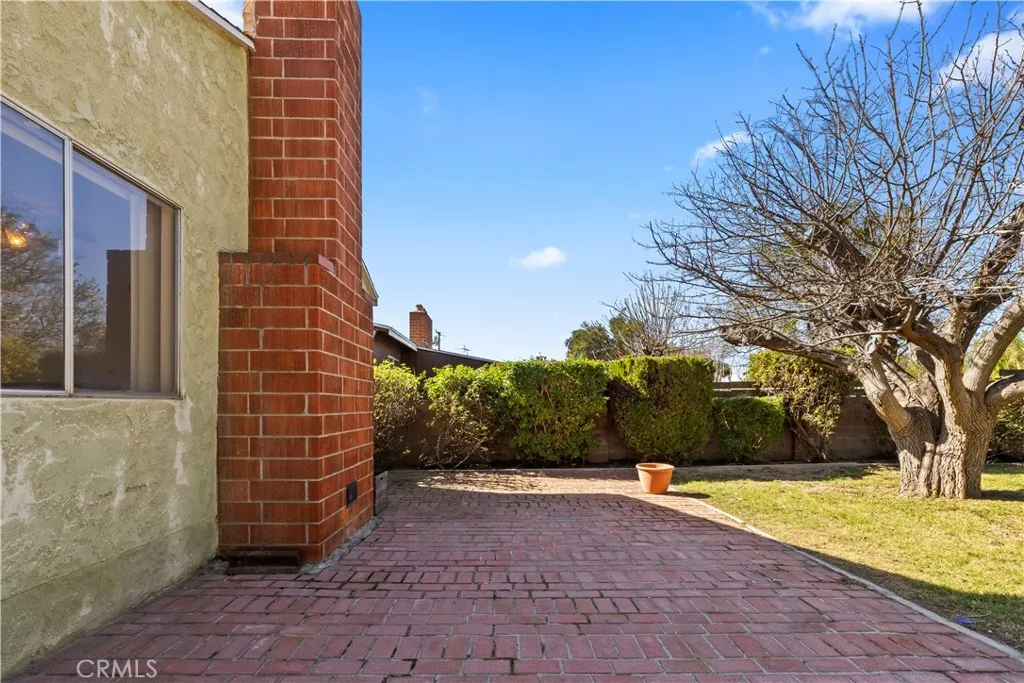15974 Hawthorne, Fontana, California 92335 home-pic-26