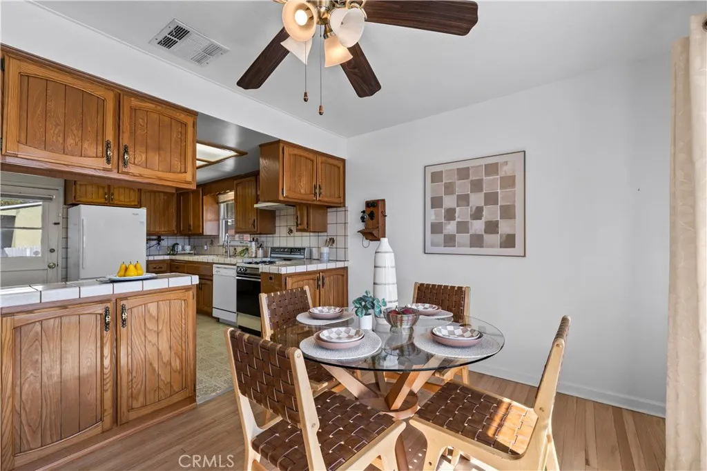 15974 Hawthorne, Fontana, California 92335 home-pic-8