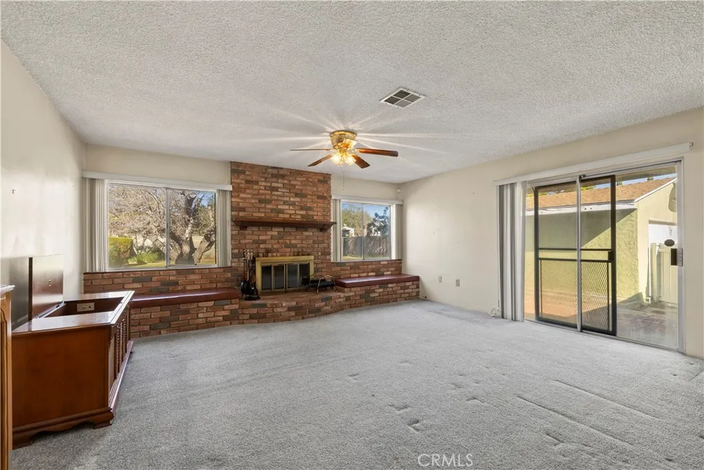 15974 Hawthorne, Fontana, California 92335 home-pic-20