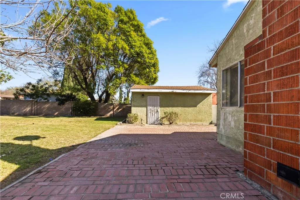 15974 Hawthorne, Fontana, California 92335 home-pic-24