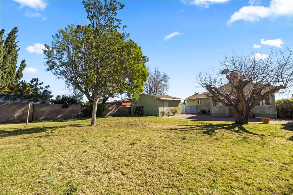 15974 Hawthorne, Fontana, California 92335 home-pic-29