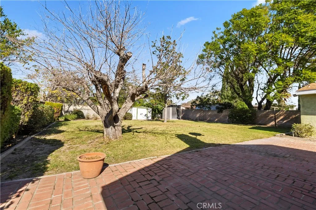 15974 Hawthorne, Fontana, California 92335 home-pic-27