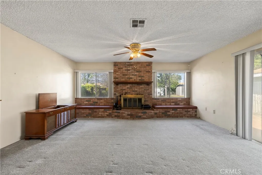 15974 Hawthorne, Fontana, California 92335 home-pic-21
