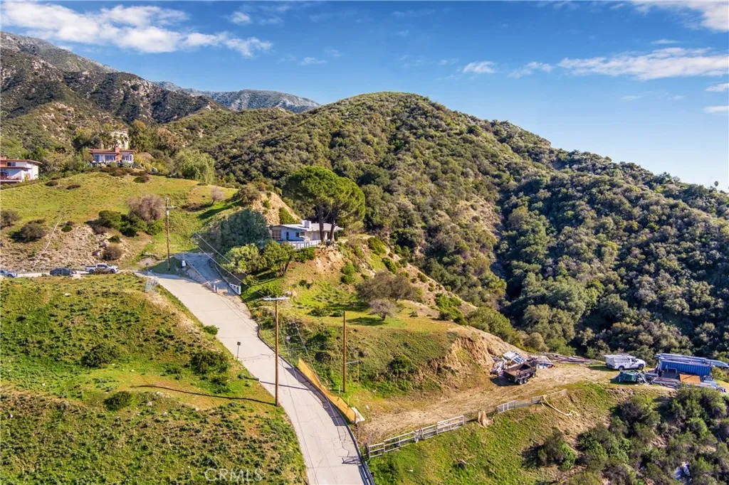 6134 Sister Elsie Drive, Tujunga, California 91042 home-pic-1