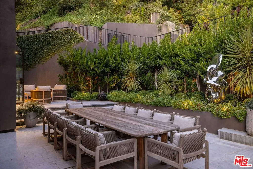 11968 Brentridge Drive, Los Angeles, California 90049 home-pic-14
