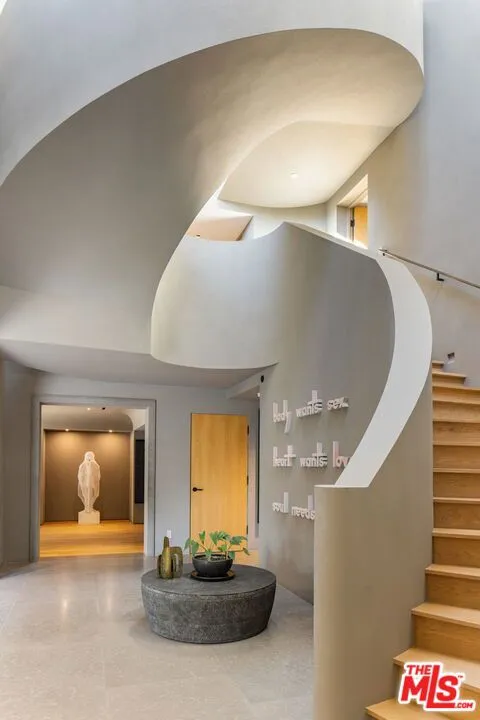 11968 Brentridge Drive, Los Angeles, California 90049 home-pic-4