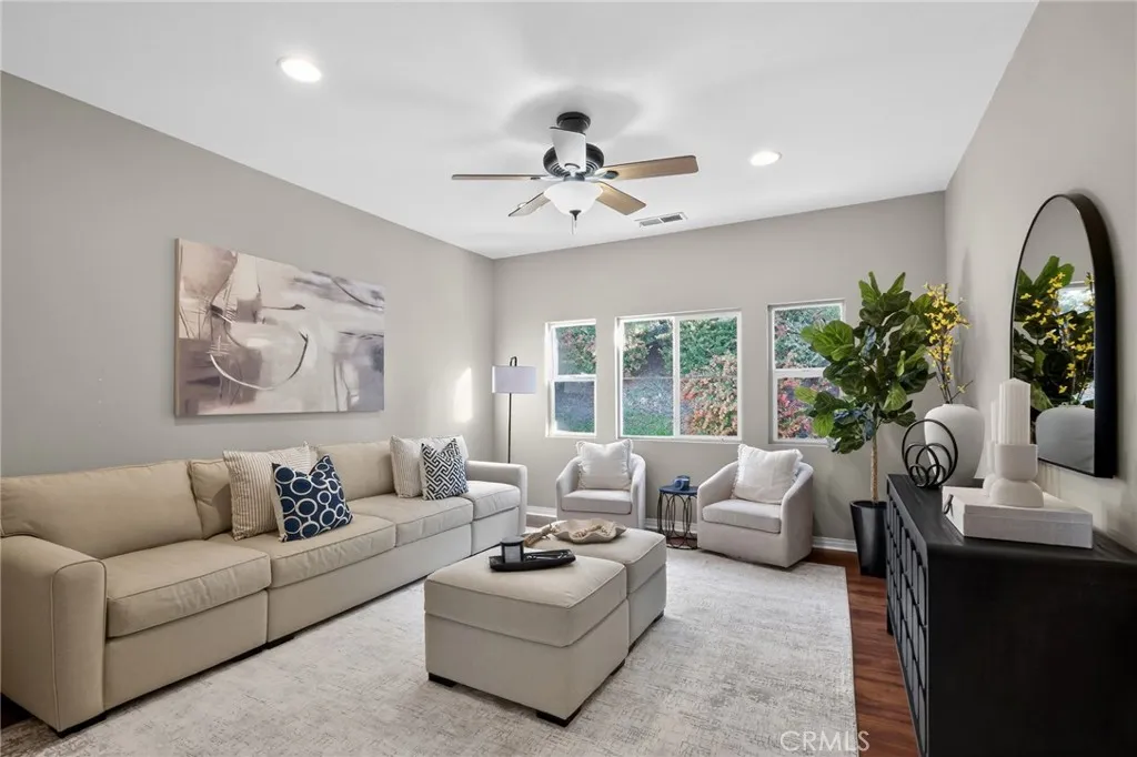 1575 Clifftop Ave, San Marcos, California 92078 home-pic-2