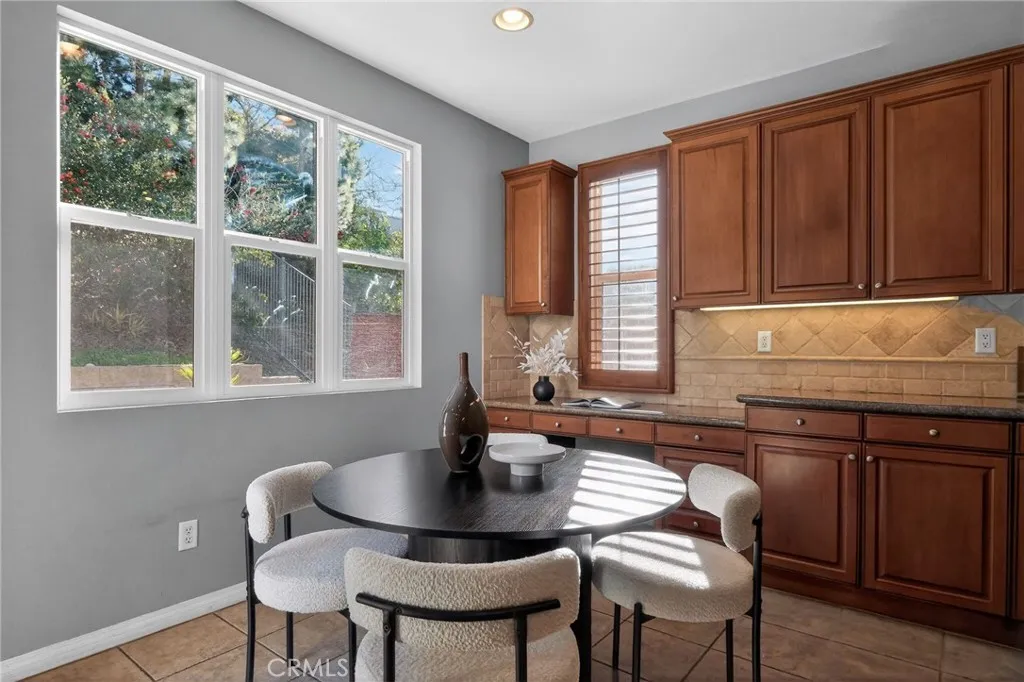 1575 Clifftop Ave, San Marcos, California 92078 home-pic-22