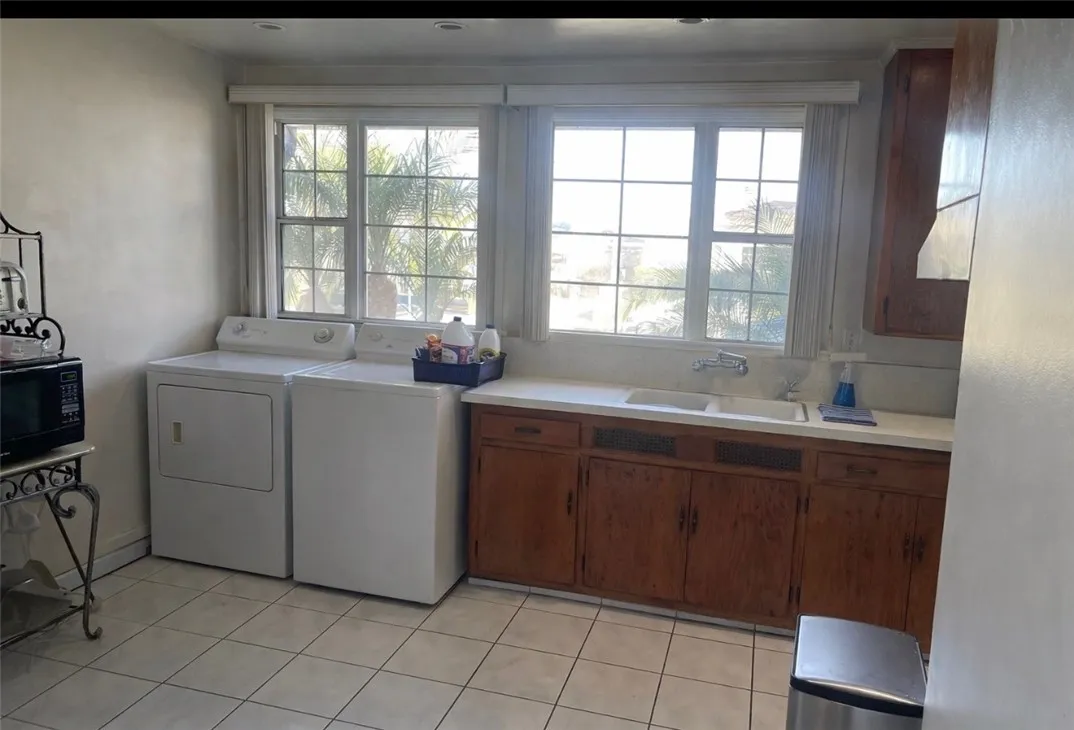 1658 W 109th Place, Los Angeles, California 90047 home-pic-10