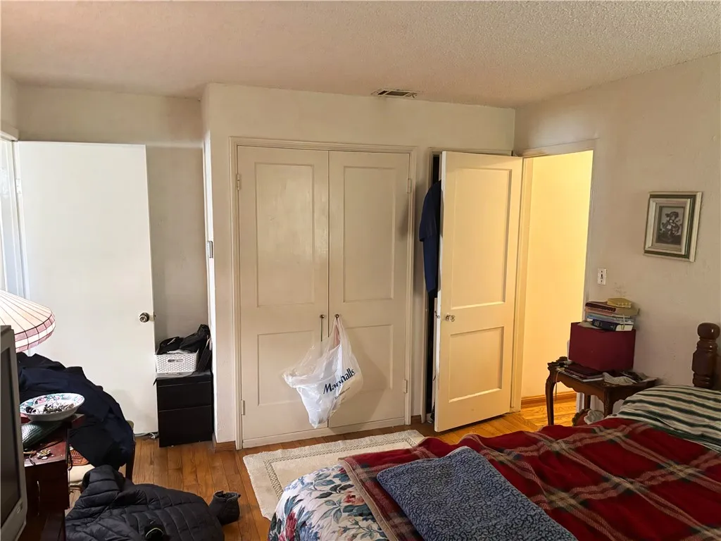 1658 W 109th Place, Los Angeles, California 90047 home-pic-17