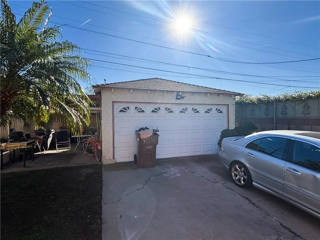 1658 W 109th Place, Los Angeles, California 90047 home-pic-25