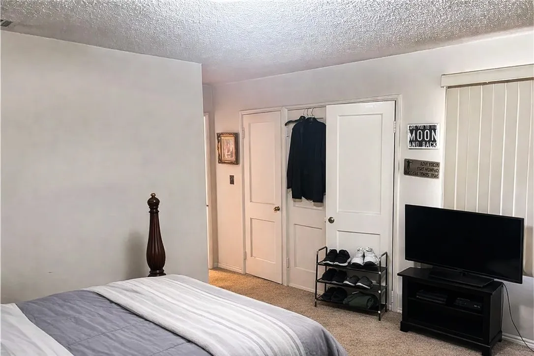 1658 W 109th Place, Los Angeles, California 90047 home-pic-18