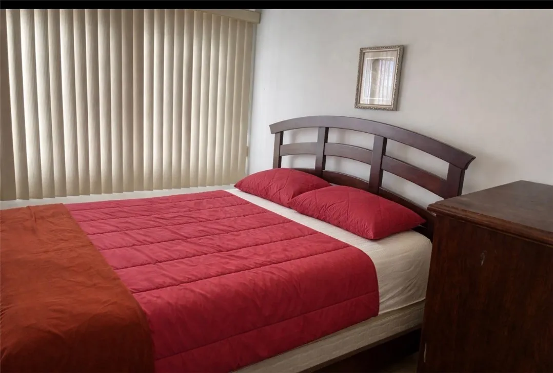 1658 W 109th Place, Los Angeles, California 90047 home-pic-16