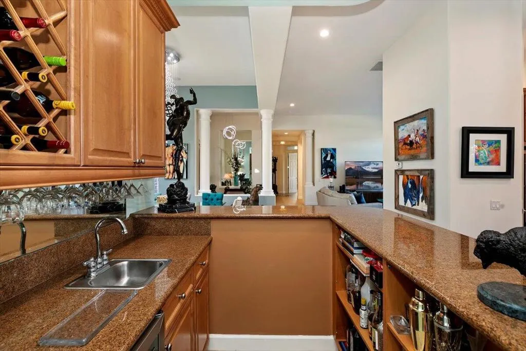 50 Toscana Way E, Rancho Mirage, California 92270 home-pic-41