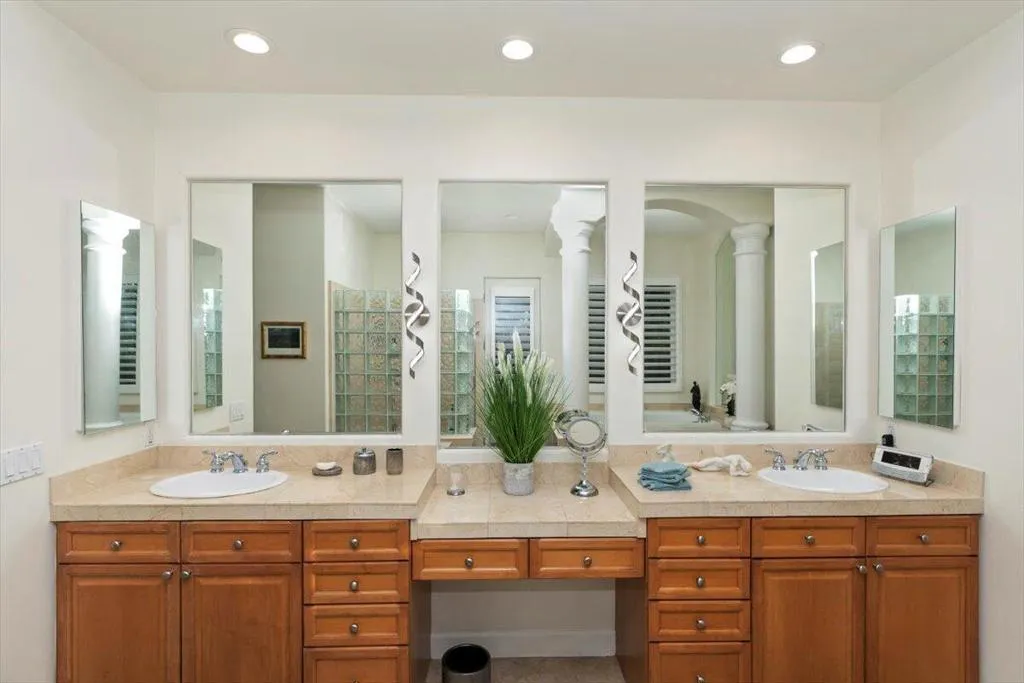 50 Toscana Way E, Rancho Mirage, California 92270 home-pic-55